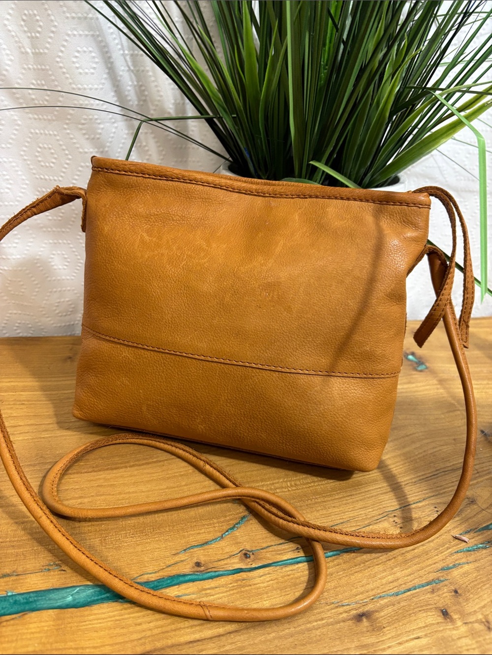 Margot New York Derby crossbody bag in soft leather cognac color - Picture 5 of 10